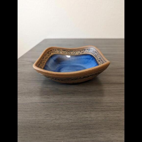 Mineral Springs Potery Bowl Signed By Artist Made In 2000 - Picture 2 of 9